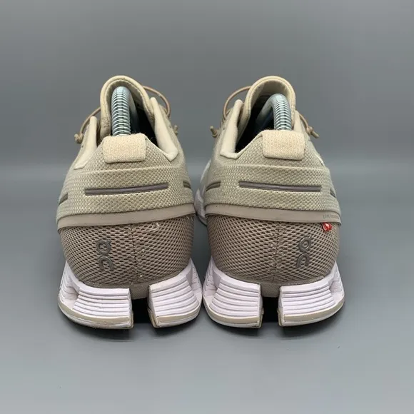 On Cloud 5 Running Shoes Women’s Sz 10.5