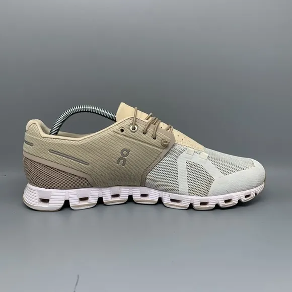 On Cloud 5 Running Shoes Women’s Sz 10.5