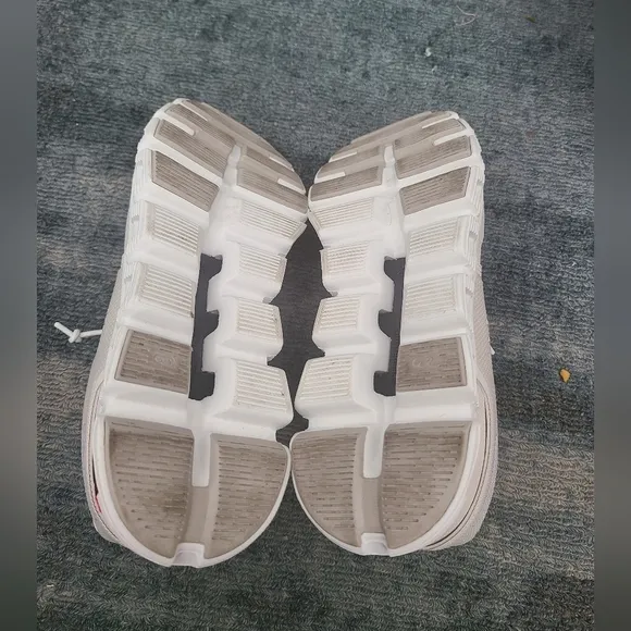 On Cloud 6 Running Shoes