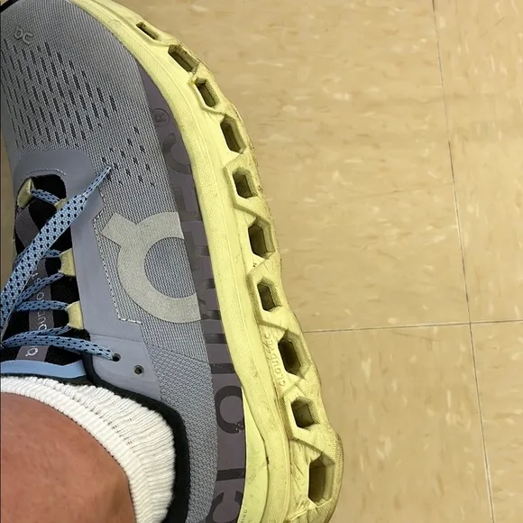 On Cloud shoes Running Cloudstratus Sneakers 11.5 women’s stage