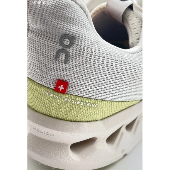 On Cloud White Men's Surfer Running Shoes Sneakers - Size 11 W