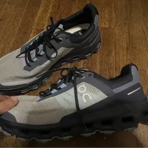 On-running Cloudvista Women’s Running Shoes/ Size 8.5