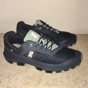 On Running Men's Black and Green Shoes