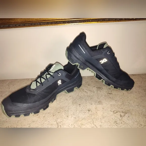 On Running Men's Black and Green Shoes