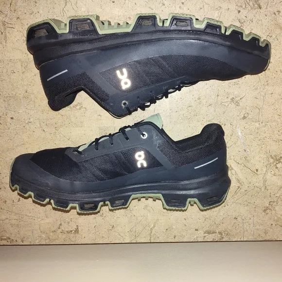 On Running Men's Black and Green Shoes