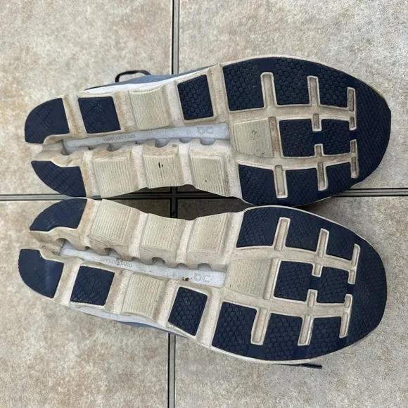 On Running Men's Cloudstratus Running Shoes