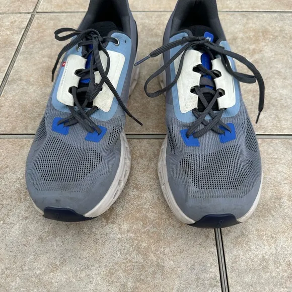 On Running Men's Cloudstratus Running Shoes