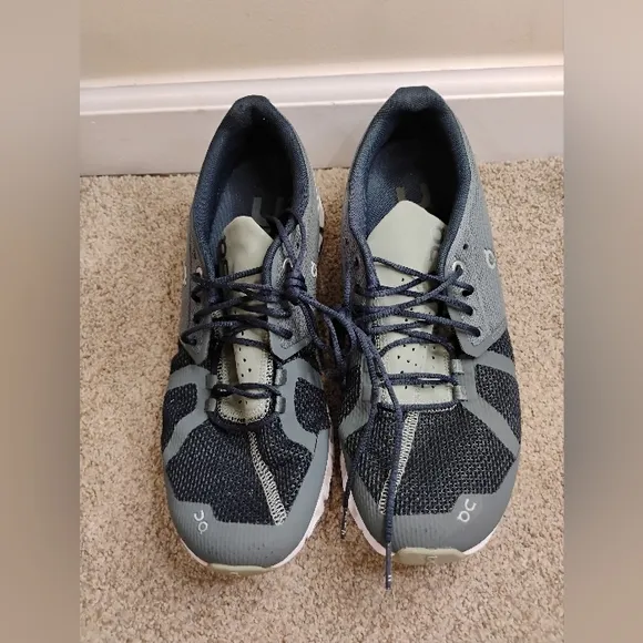On Running Men's Green And Black Running Shoes Size 9