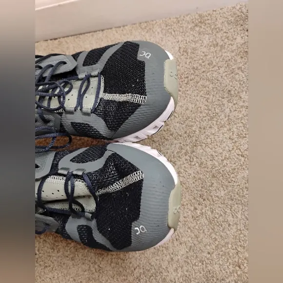 On Running Men's Green And Black Running Shoes Size 9