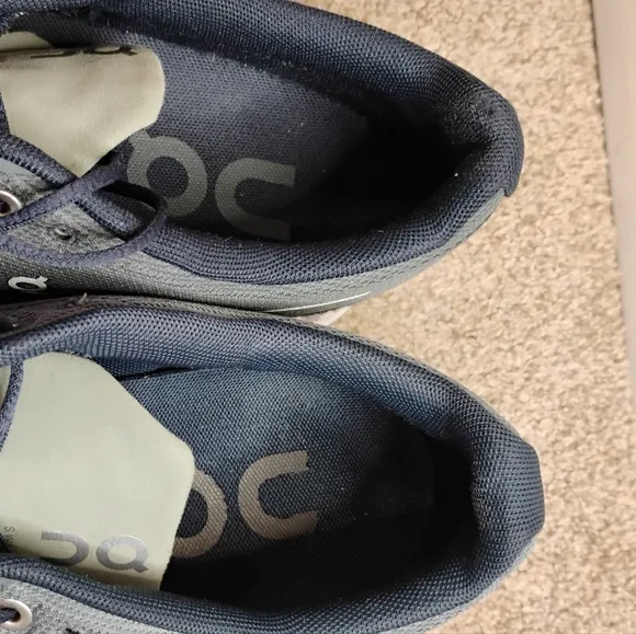 On Running Men's Green And Black Running Shoes Size 9