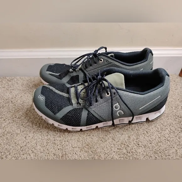 On Running Men's Green And Black Running Shoes Size 9