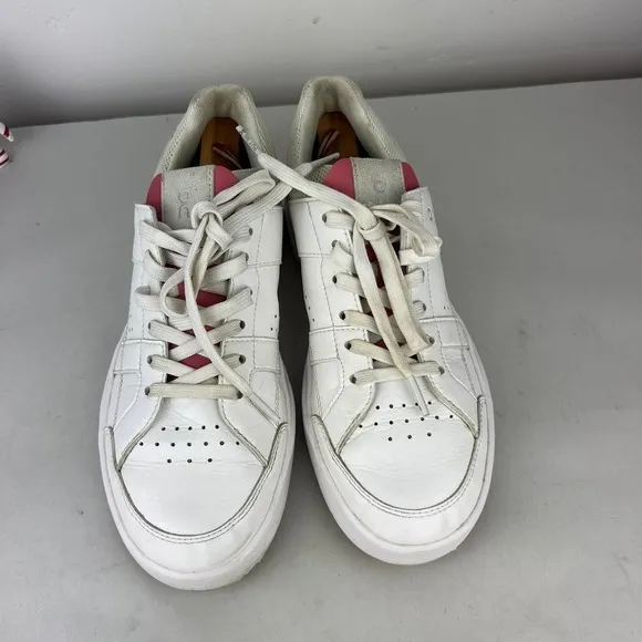 On Running The Roger Advantage Shoes Womens Size: 8