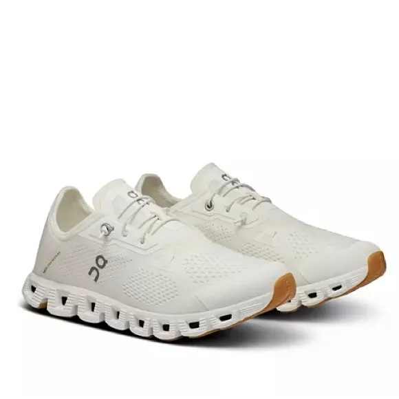On Running women’s cloud coast White Running Shoes size 6.5