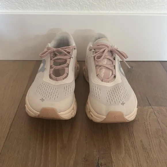 On Running Women's Cream and Pink Running Shoes / Cloudtec Cloudmonster