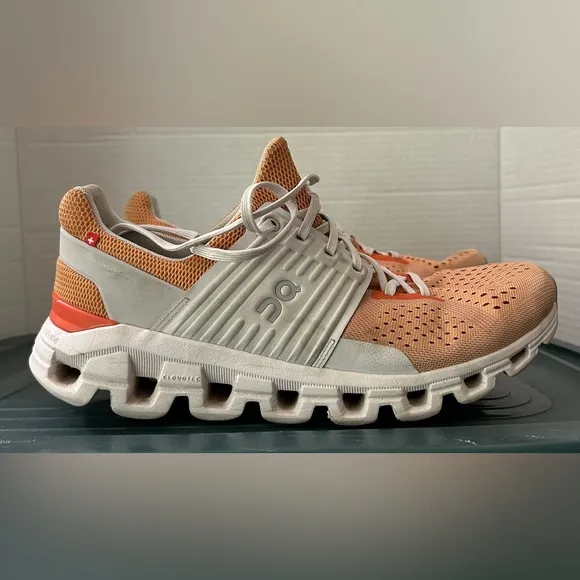 On Running Women’s Orange Athletic Shoes Size 10 EUC