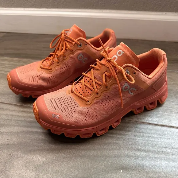 On Running Women’s Size 7.5 Athletic Shoes