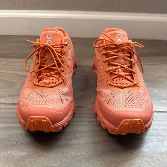 On Running Women’s Size 7.5 Athletic Shoes