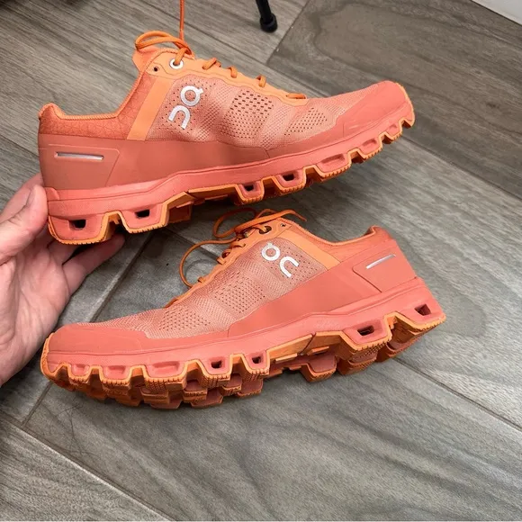 On Running Women’s Size 7.5 Athletic Shoes