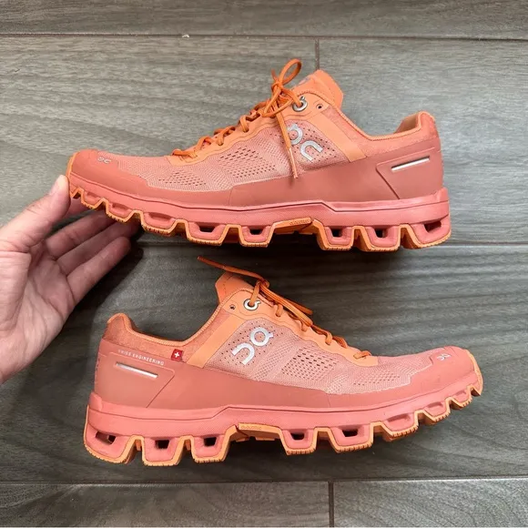 On Running Women’s Size 7.5 Athletic Shoes