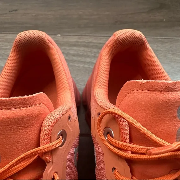 On Running Women’s Size 7.5 Athletic Shoes