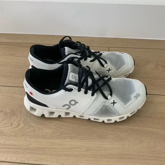 On Women’s Cloud X Black and White Athletic Running Shoes 8.5