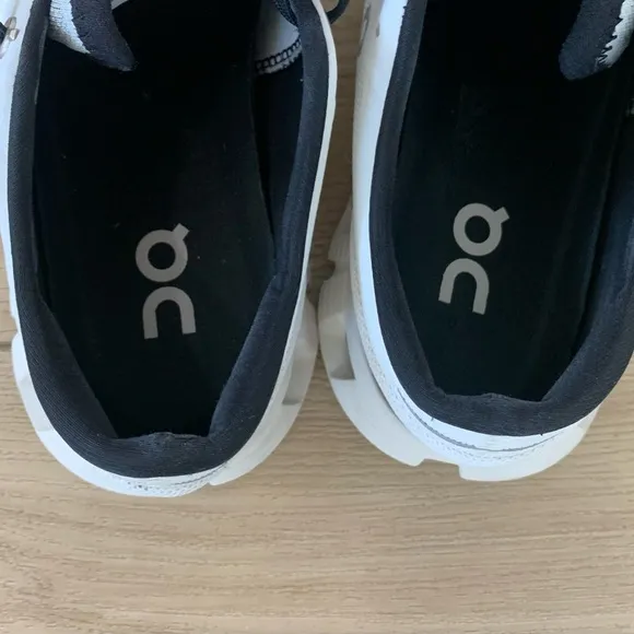 On Women’s Cloud X Black and White Athletic Running Shoes 8.5