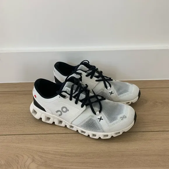 On Women’s Cloud X Black and White Athletic Running Shoes 8.5