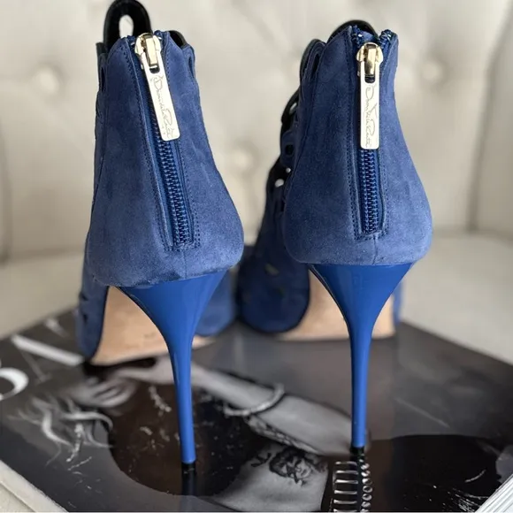 Oscar De La Renta Elegant Blue Stiletto Heels laser cut floral cut fancy formal