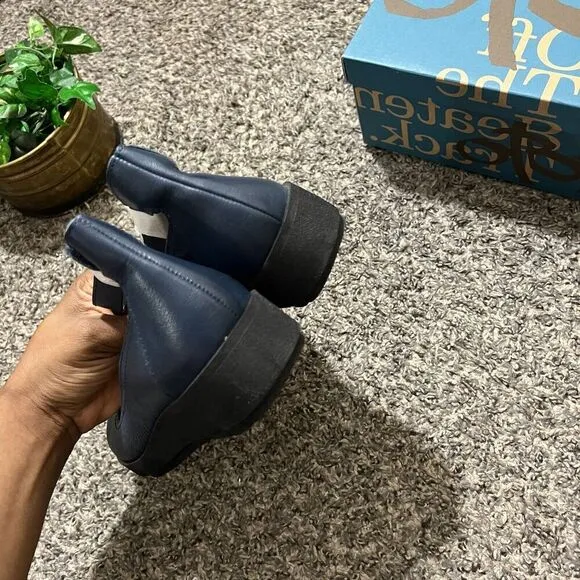 OTBT Scamper Leather Low Wedge Shoes Ankle Strap Size 6.5 M Blue Leather New