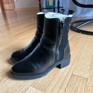Pajar Faye Black Leather Winter Boot - Size 39/US 8
