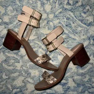 Pour La Victoire Dagney Python Nude Leather Ankle Strap Block Heels Sandals 9