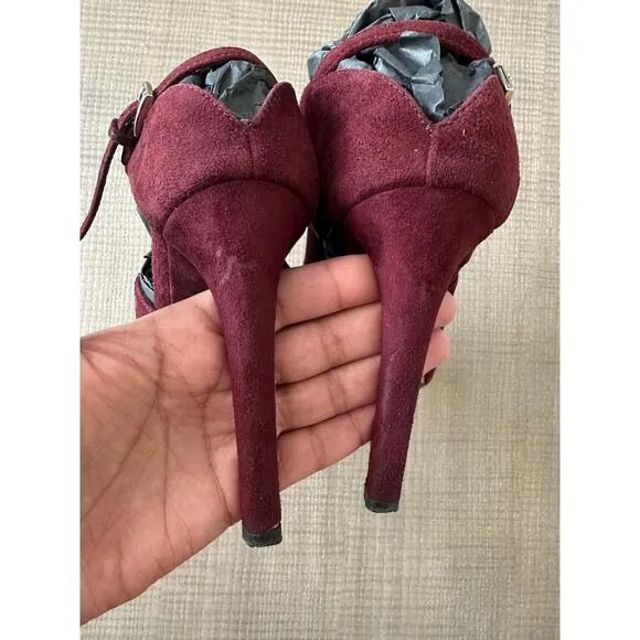 Prada Calzature Donna Sandals in Amaranto Suede. Size 40