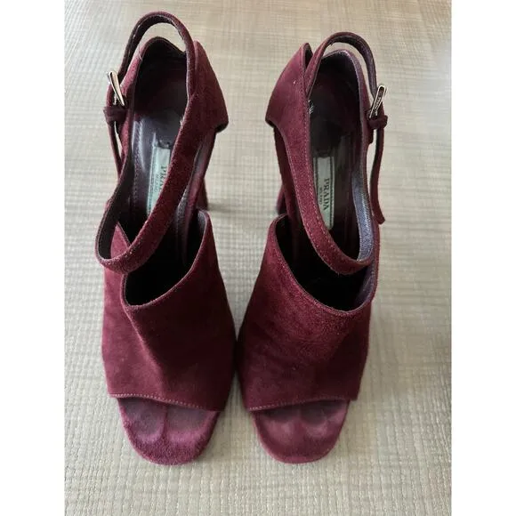 Prada Calzature Donna Sandals in Amaranto Suede. Size 40
