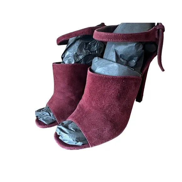 Prada Calzature Donna Sandals in Amaranto Suede. Size 40