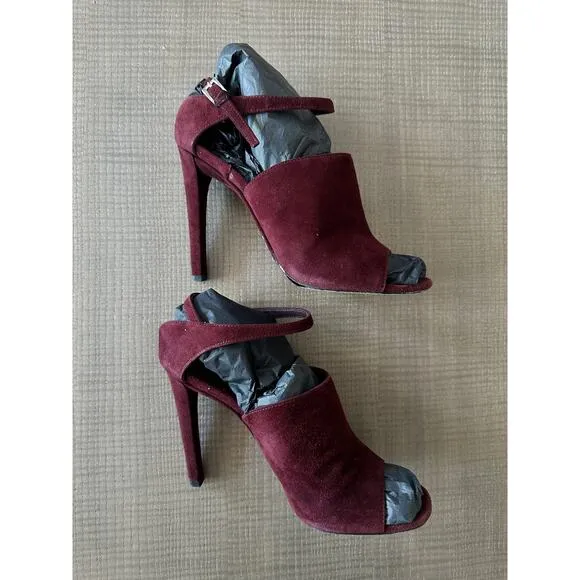 Prada Calzature Donna Sandals in Amaranto Suede. Size 40