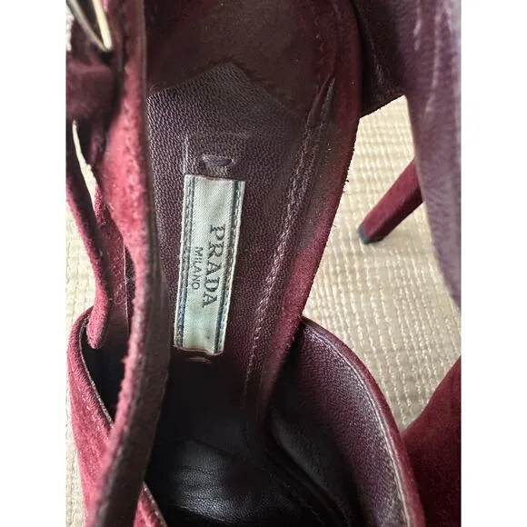 Prada Calzature Donna Sandals in Amaranto Suede. Size 40