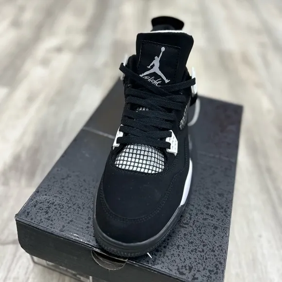 “Premium Quality Sneakers – Brand New &amp; Best Price!”