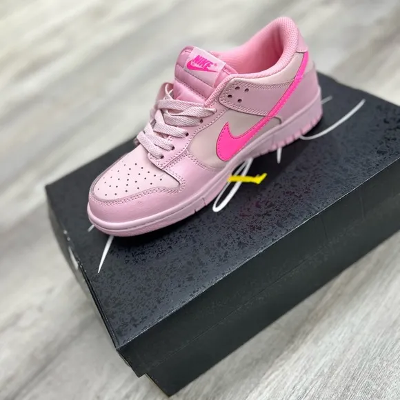 “Premium Quality Sneakers – Brand New &amp; Best Price!”