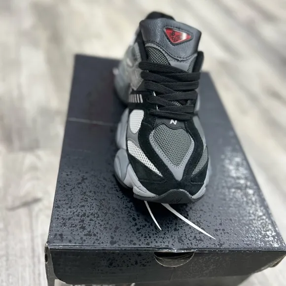 “Premium Quality Sneakers – Brand New &amp; Best Price!”