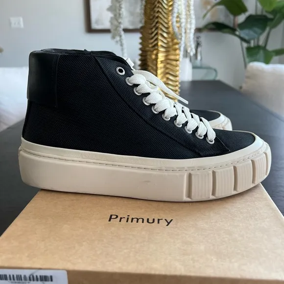 Primury Dyo Plinth Mid