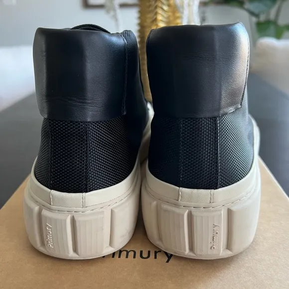 Primury Dyo Plinth Mid