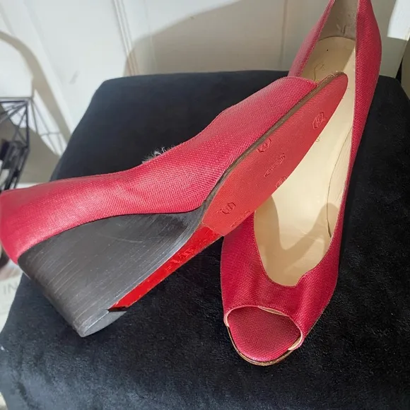 Red peep toe casual shoes