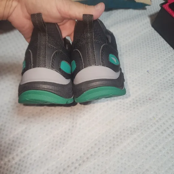 REDWING EUC WOMENS SZ 6.5 COOLTECH ATHLETICS SAFETY TOE ATHLETIC WORK SHOES