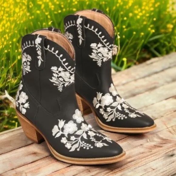 Restock MIIM CAROLINE Black Fx Leather Embroidered Western Heeled Cowboy Boots