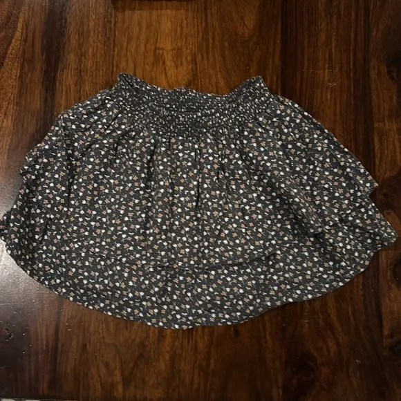 Rylee   Cru 4-5Y Cream Lace Top and Blue and Cream Floral Ruffle Skirt