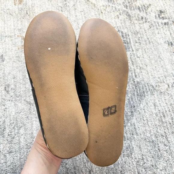 SABAH Leather Loafers Size 39 or 7/7.5 Classic Minimalist Lagenlook Casual