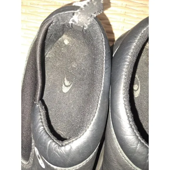 Salomon ContraGrip Men's 8 Black Leather Slip-In Work Shoe FLAWS