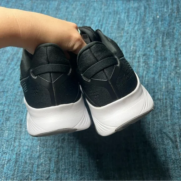 Saucony Guide 16 Running Shoes in Black White