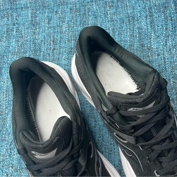 Saucony Guide 16 Running Shoes in Black White
