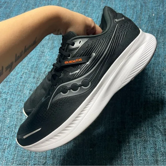 Saucony Guide 16 Running Shoes in Black White